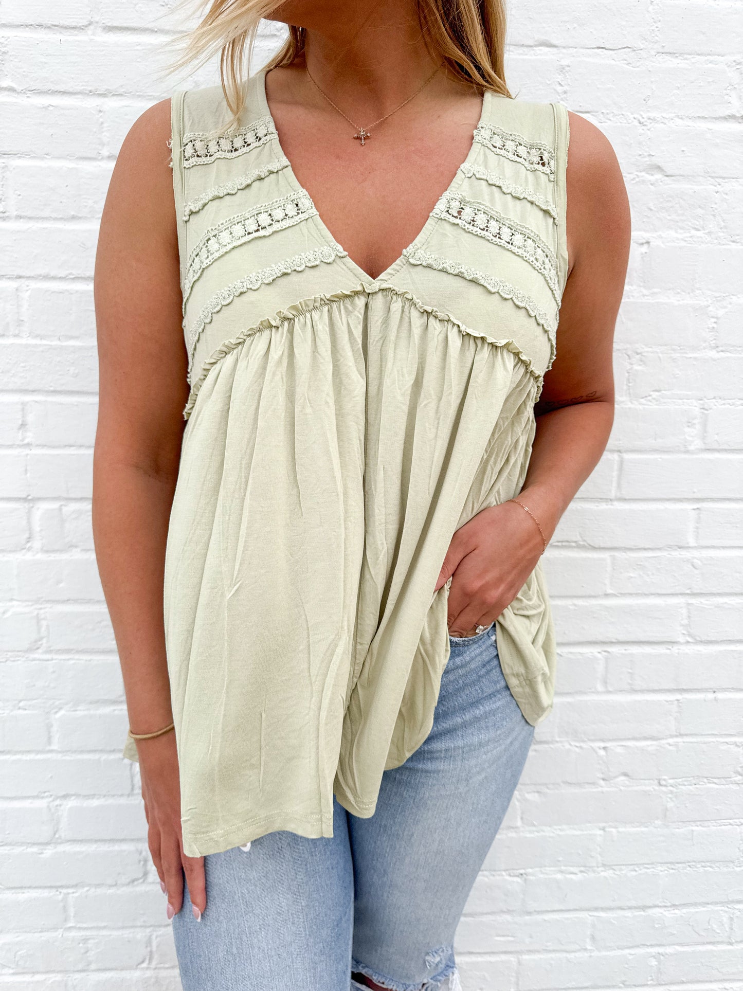 Refined Charm Babydoll Tank (Pistachio)
